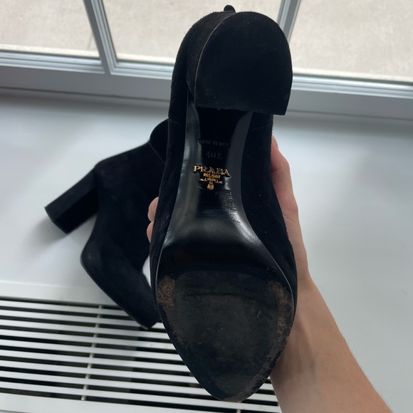 Too big for me… They are a 40 1/2 …Great Winter PRADA Booties ❤️ - Picture 5 of 8